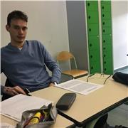 Étudiant donne cours de français : vocabulaire, grammaire, conjugaison et orthographe